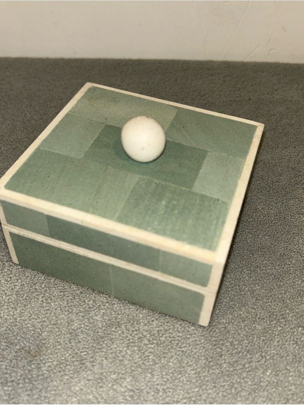 Vintage Tavola by Oggetti Green decorative trinket box w/lid 4” x 4 1/4” x 2”